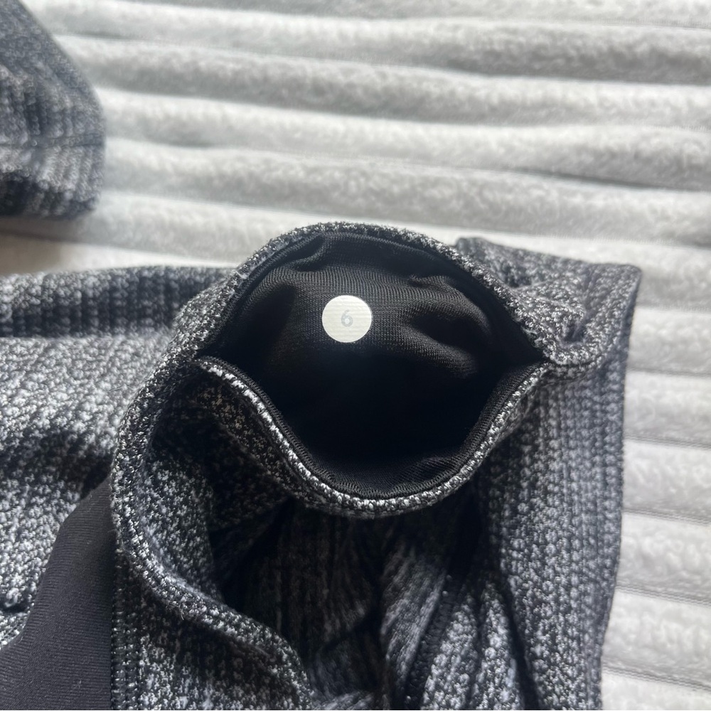 Lululemon Grey Knit Leggings - Picture 4 of 6